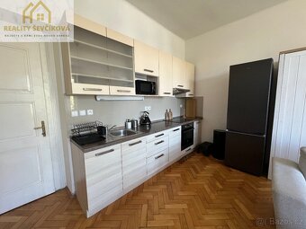 Pronájem zařízeného 2+kk s balkónem, 60m2 – Smetanovo náb. - 12