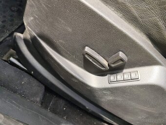 FORD S-MAX TITANIUM ULTIMATE BENZÍN 2.0i 107KW - 12