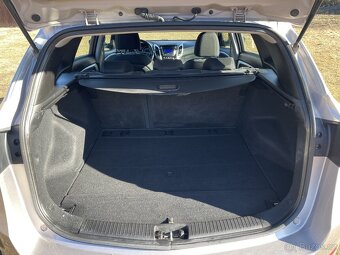 Hyundai i30 1.6 CRDi - 12