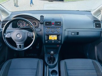 Volkswagen Touran 2.0TDI 103KW MANUÁL LED VÝHŘEV SERVISKA - 12