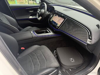 Mercedes-Benz E 300 de AMG Line Hybrid - 12