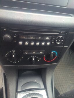 Citroen C4 1.4 16v - 12