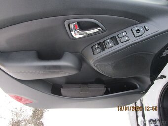 Hyundai ix35 2,0 CRDi 100kw- 4x4 - 12