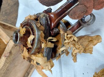 Originální nové díly z vojenského depozitu Dněpr Ural M72 K7 - 12