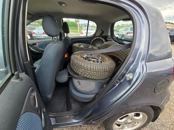 Toyota Yaris 1.0 – STK do 05/2027, sada zimních pneu s disky - 12