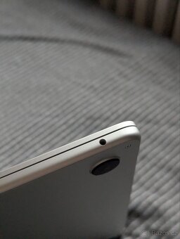 MacBook Air 15' s 8GB RAM 256GB SSD - 12