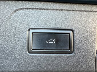 VW Passat B8 Variant 2.0TDI 110kW DSG 89tkm Matrix ACC Tažné - 12