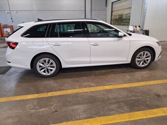 Skoda Octavia Combi 2.0 TDI Executive - Nafta - 12