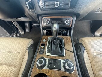 Volkswagen Touareg 4MOTION Maximální výbava - 12