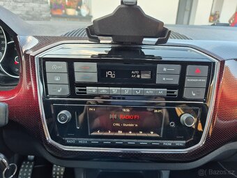 Volkswagen UP GTI - 12