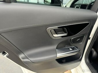 Mercedes-Benz Třídy C 200, 4MATIC, AMG, DPH, HYBRID - 12
