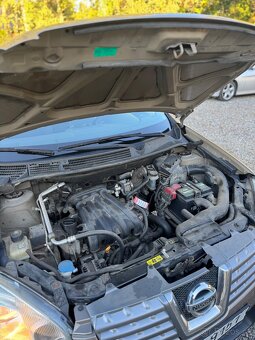 Nissan Qashqai 1.6 Benzín 5Q manuál - 12