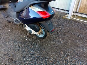 Aprilia Atlantic 125 modry  cz doklady v ceně 2 kusy skladem - 12