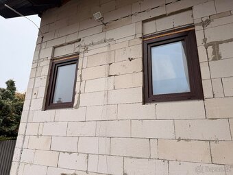 Zánovní okna a dveře + venkovní rolety - 12