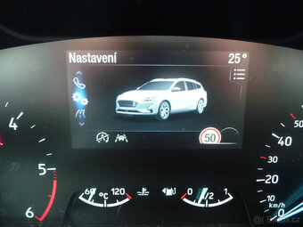 Ford Focus 1.5 TDCi 88 kw Titanium  po 1.majitel - 12