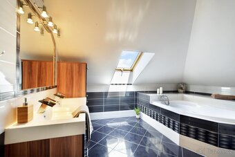 Prodej rodinného domu 300 m2, Květnice u Říčan, - 12