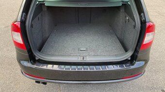 ŠKODA OCTAVIA 2.0TDI RS 125kW DSG COLUMBUS - 12