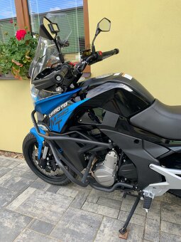 CF Moto 650 MT - 12