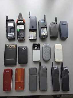 sbírka mobilních telefonů - konvolut - 12