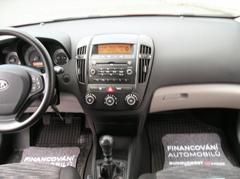 K I A CEED 1.4-16V 80KW RV-2009-KOUPENO V ČR- - 12