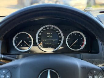 Mercedes-Benz C230 V6 150kw AUTOMAT / NAVI / ALU / - 12