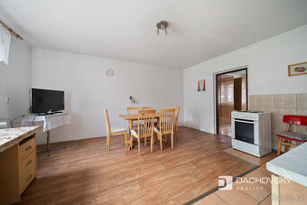 Prodej rodinného domu 103 m², pozemek 2.306 m², Seč - 12