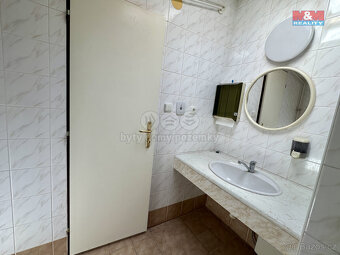 Pronájem kancelářského prostoru, 93 m², Žatec, nám. Svobody - 12