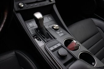Lexus RC 300h Luxury - 12
