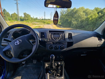 Toyota Hilux 2,5 D-4d, DoubleCab 106 kW, 1 majitel, ČR, - 12