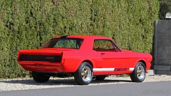 1965 FORD MUSTANG V8 AUTOMAT ABSOLUTNI SHOW CAR - 12