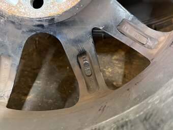 SADA ALU KOL 215/65 R16 7JX16EH2+ ET45 5X112 72.5x67,1mm - 12