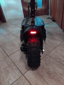 El. koloběžka Ultimate Freerider2 - 12