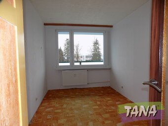 Prodej bytové jednotky o dispozici 3+1/L, v osobním vlastnic - 12