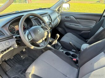 Mitsubishi L200 - 12