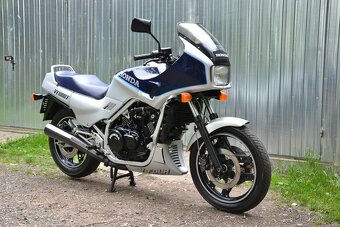 Honda VF 1000F - 12