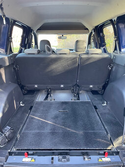 Dacia Dokker: rampa pro převoz vozíčkáře - 12