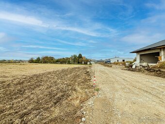 Stavební pozemek 900m2 na prodej, Kunovice u UH - 12