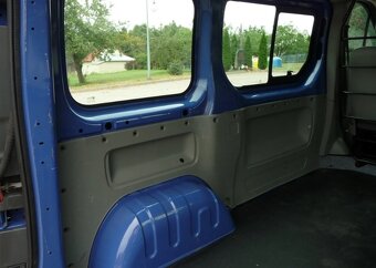 RENAULT TRAFIC 2,0DCI R.V.2010 - 12