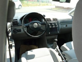 VW Touran 2.0 TDi HIGHLINE-103 KW. Mod. 2006, Bez koroze - 12