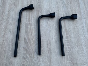 Volha Gaz Uaz, originální původní klíče na kola - 12