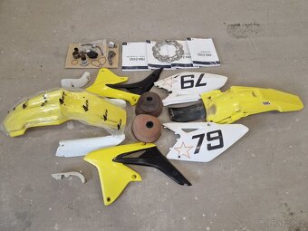 Suzuki RMZ 450 model 2011 - 12