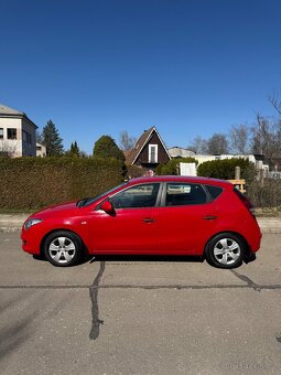 Hyundai I 30  1,4 i 16 V - 12