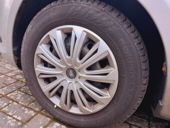 Ford focus trend 1,6.i 74KW - 12