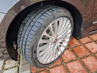 Škoda Superb 2,  2.0tdi 4x4 Laurin&Klement - 12