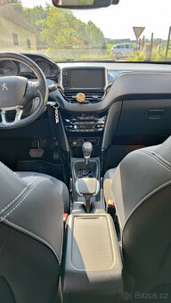 Peugeot 2008 - 12