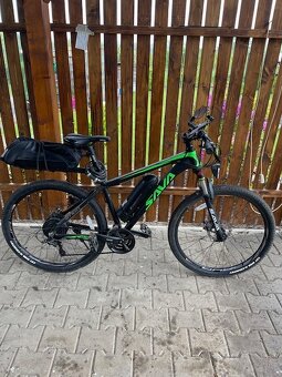 2 x elektrokola + nosič na tažné zařízení (pro 3 kola - 12