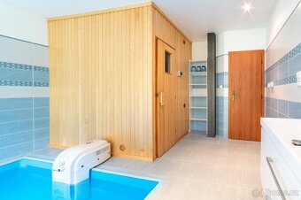 MIROŠOVICE - DŮM S VÝJIMEČNÝM KOUZLEM - 12