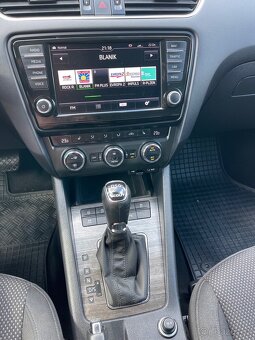 Škoda Octavia SCOUT 2.0 tdi 135 kw ful výbava - 12