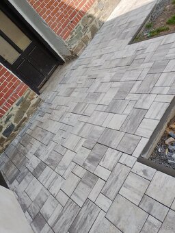 OLOMOUCKÝ A ZLÍNSKÝ KRAJ- Pokládka zámkové dlažby na klíč - 12