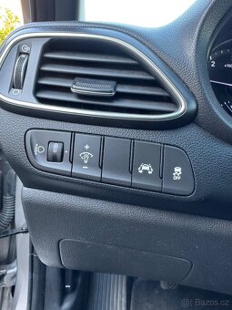 HYUNDAI I30 1.6 CRDi 81kW 2018 - 12